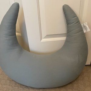 Snuggle Me Organic Feeding and Support Pillow - Slate